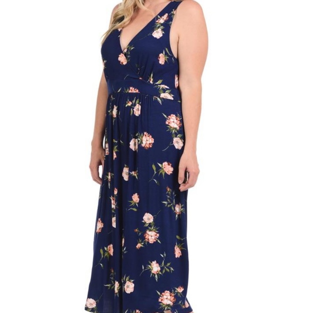 NWT Floral v-neck maxi dress - Picture 2 of 4